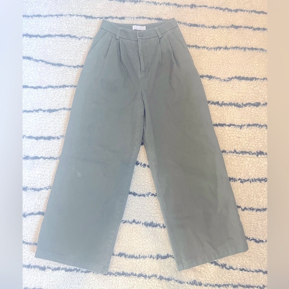 Oak + Fort Cropped Wide Leg Denim Trousers sage green sz 0, fits like 2